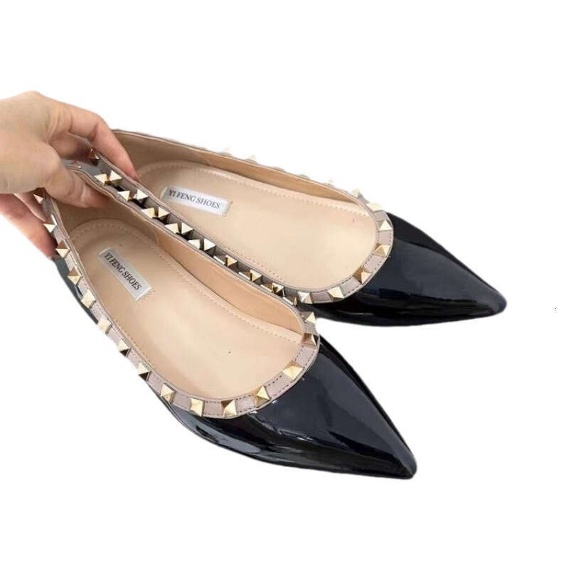 French Style Elegant 5cm Petite V Brand Studded Shallow Nude Pointed Toe Hidden Wedge Soft Patent Leather Women's Commuter Shoes