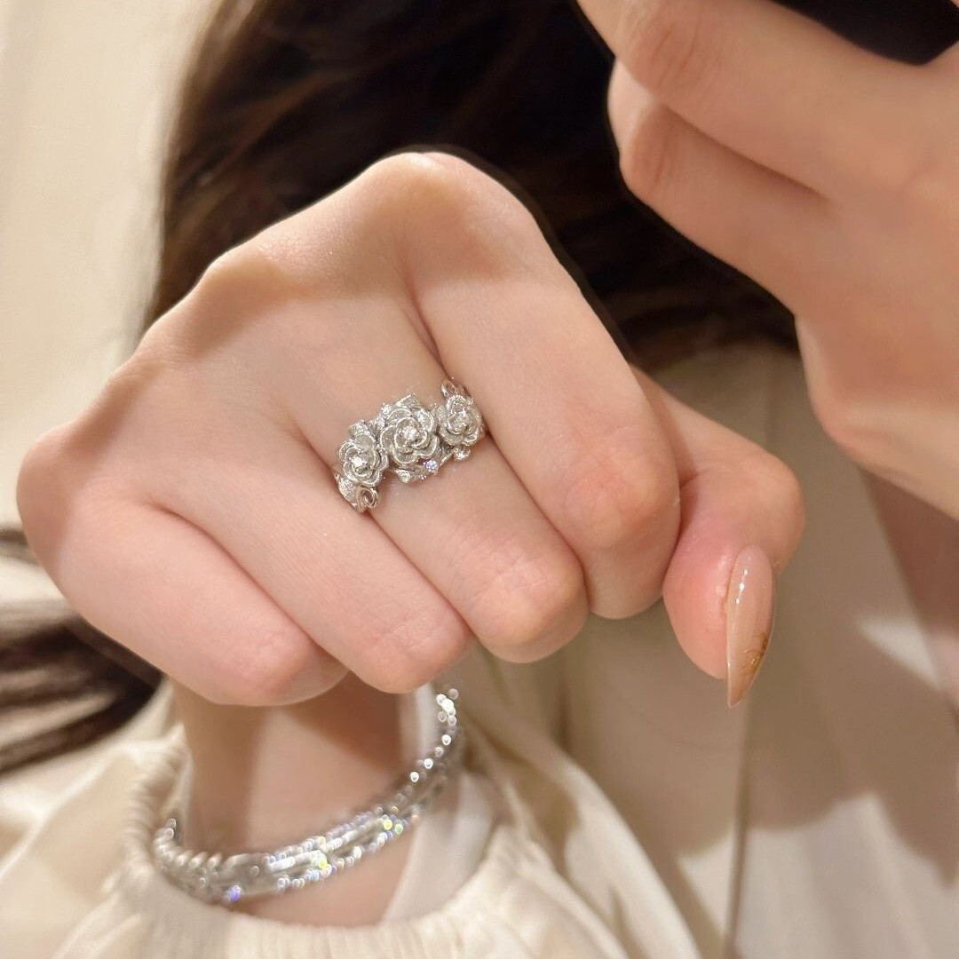 Luxury Brand Designer Jewelry Xiaohongshu Hot-Selling Vintage Silver Brushed Rose Flower Ring Retro Fashion Personality Temperament Ring One Piece Dro