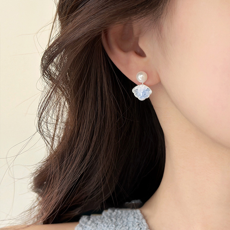 Earrings quality Jewelry Silver Needle Zircon Crystal Shell Exquisite Simple Fashion Earrings For Women Unique Design Niche High-End Feel
