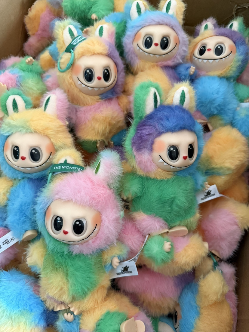 High quality the latest styles labubu V1 V2 V3 V4 V5 labubu doll Cute children's gift labubu popmart