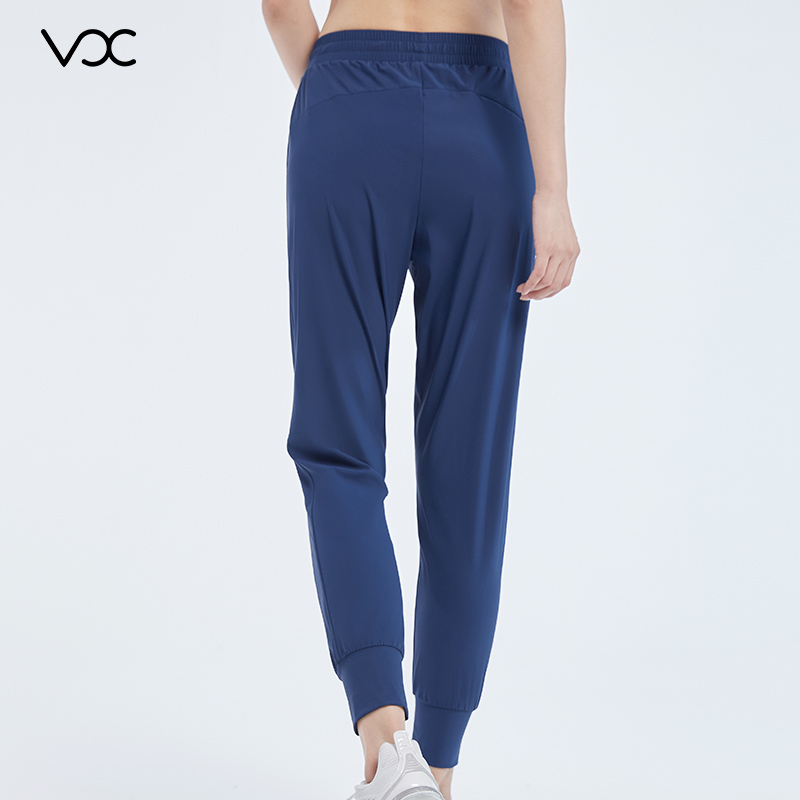 Relaxed-fit tapered sweatpants Flattering for all body types, effortlessly stylish