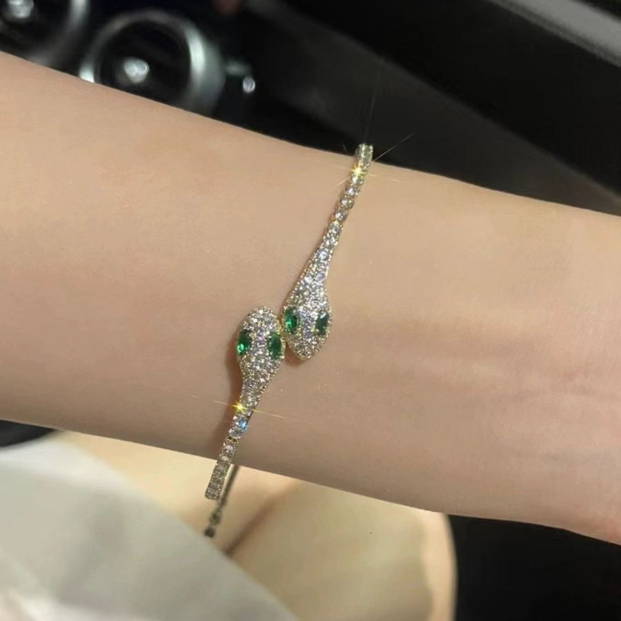 Luxury Brand Designer Jewelry New Green-Eyed Snake Light Luxury Bracelet Simple Exquisite Niche Style High-End Fashion Adjustable Bracelet For Women W