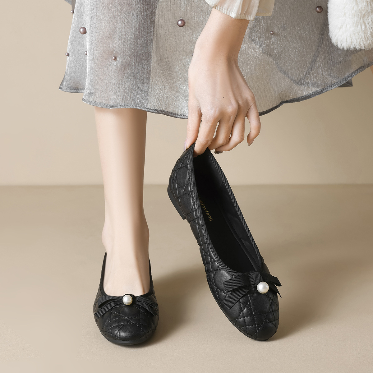 Commuting Flat Shoes Summer And Autumn Women's Shallow Mouth Single Shoes Soft Sole Butterfly Bow Single Shoes Round Toe Summer And Autumn Design