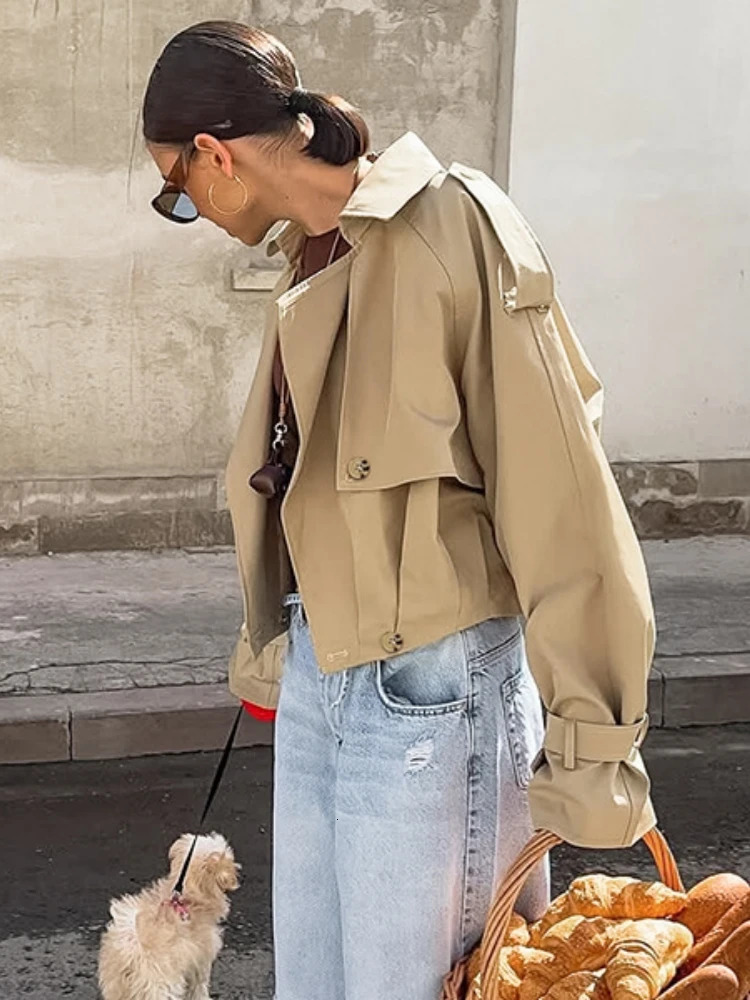 Chic Khaki Double Breasted Short Trench Coat For Woman Causal Lapel Pleated Loose Jackets 2025 Autumn Outerwear Tops Female 250901