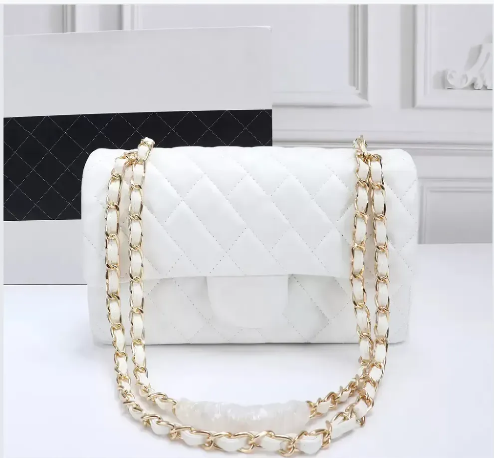 2025 designer clutch Handheld bag Elegant Purses for Every Ocn Versatile Clutch Bag Crossbody men fashion Emed leather premium bags A3