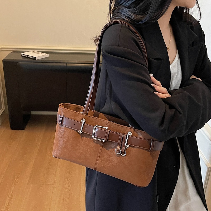 Autumn New Retro Simple Underarm Bag Light Luxury Versatile niche atmosphere design Shoulder bag Fashion small square bag Designer diagonal cross bag