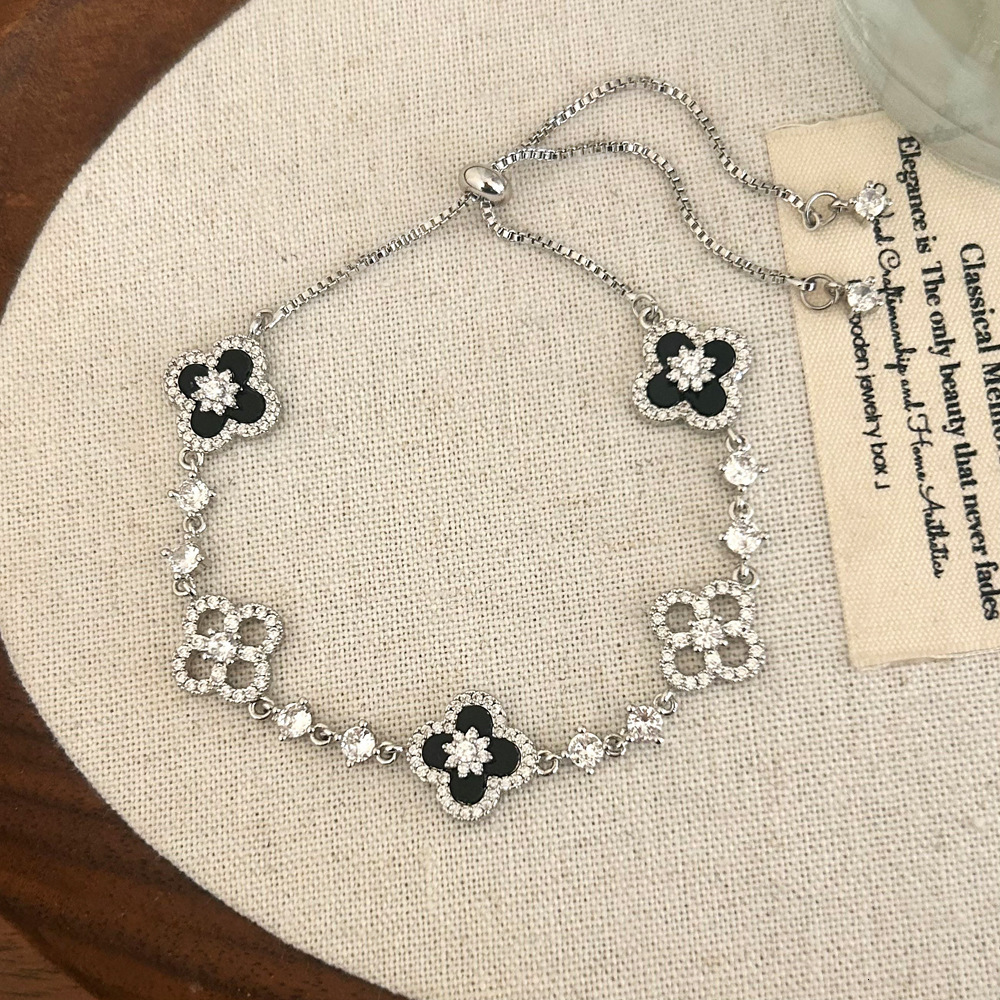 Light Fashionable Elegant High-end Four-leaf Flower Bracelet Daily Versatile Commuting Personalized Design Jewelry - view 8