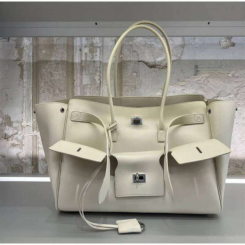 Brand Black Large Capacity Travel Lage High Quality Square Buckle Design Shoulder Handbag Shopper Women Bag