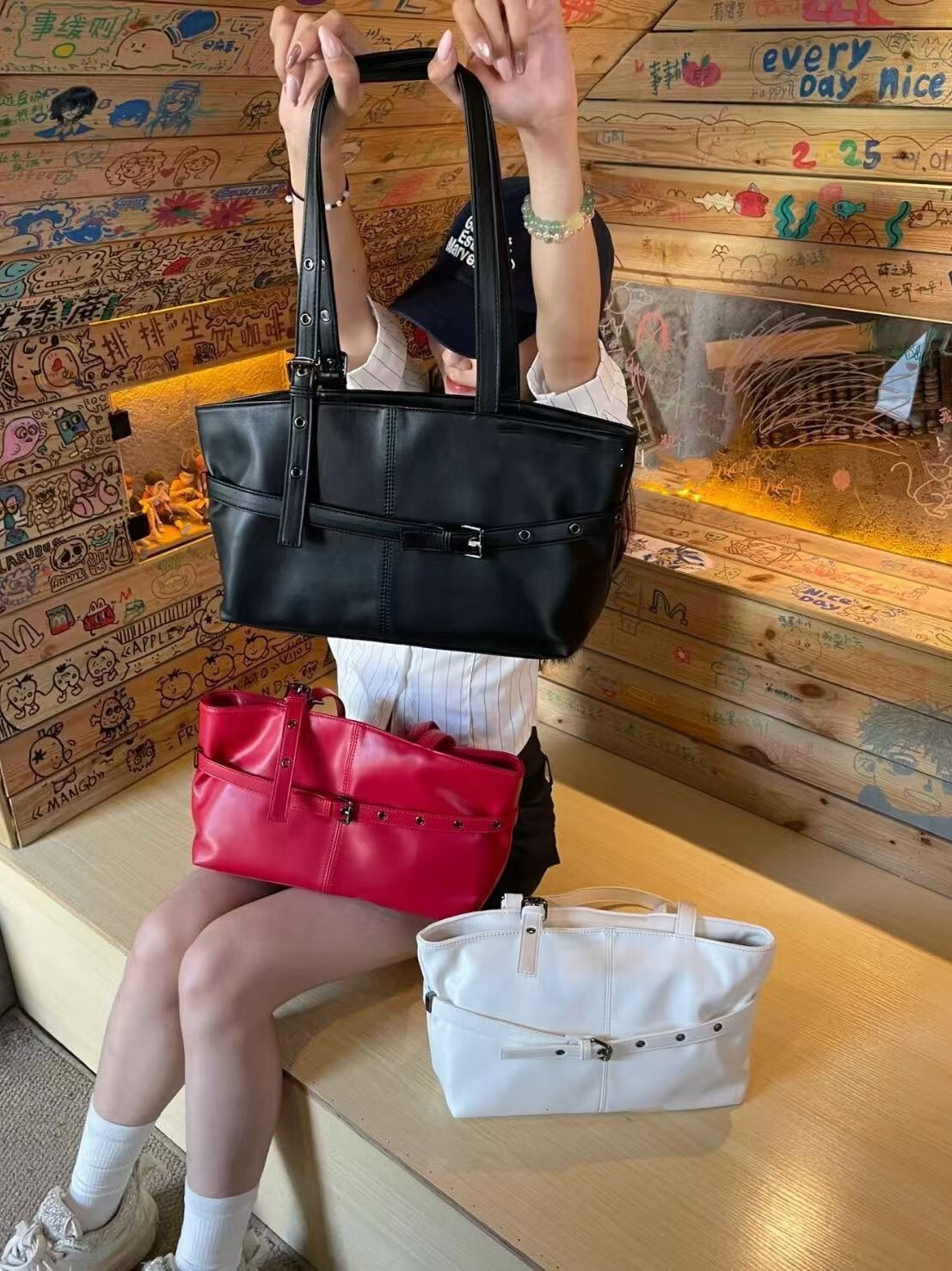 autumn new large capacity handbag niche design versatile Korean atmosphere style motorcycle commuting women s shoulder bag designer diagonal cross bag