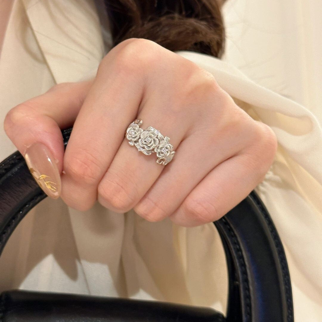 Luxury Brand Designer Jewelry Xiaohongshu Hot-Selling Vintage Silver Brushed Rose Flower Ring Retro Fashion Personality Temperament Ring One Piece Dro