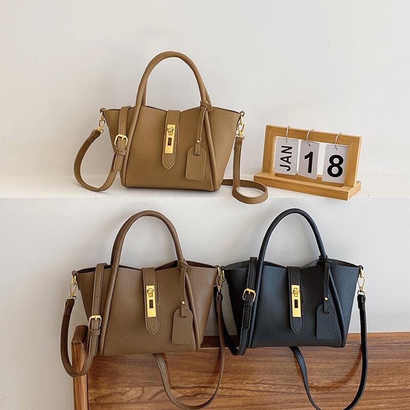 Free Shipping Designer Bag 2025 High-end Brand Silk Scarf Woven Princess Luxury Bag Diana Bag Handbag Shoulder Crossbody Trendy Women's Bag Tote 