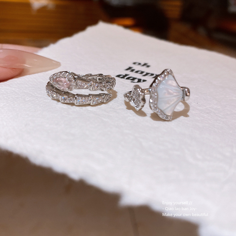 Designer Fan Shaped Shell Ginkgo Leaf Inlaid Zircon Open Vintage Niche Design Sense Index Finger Ring Light Luxury Fashion Jewelry