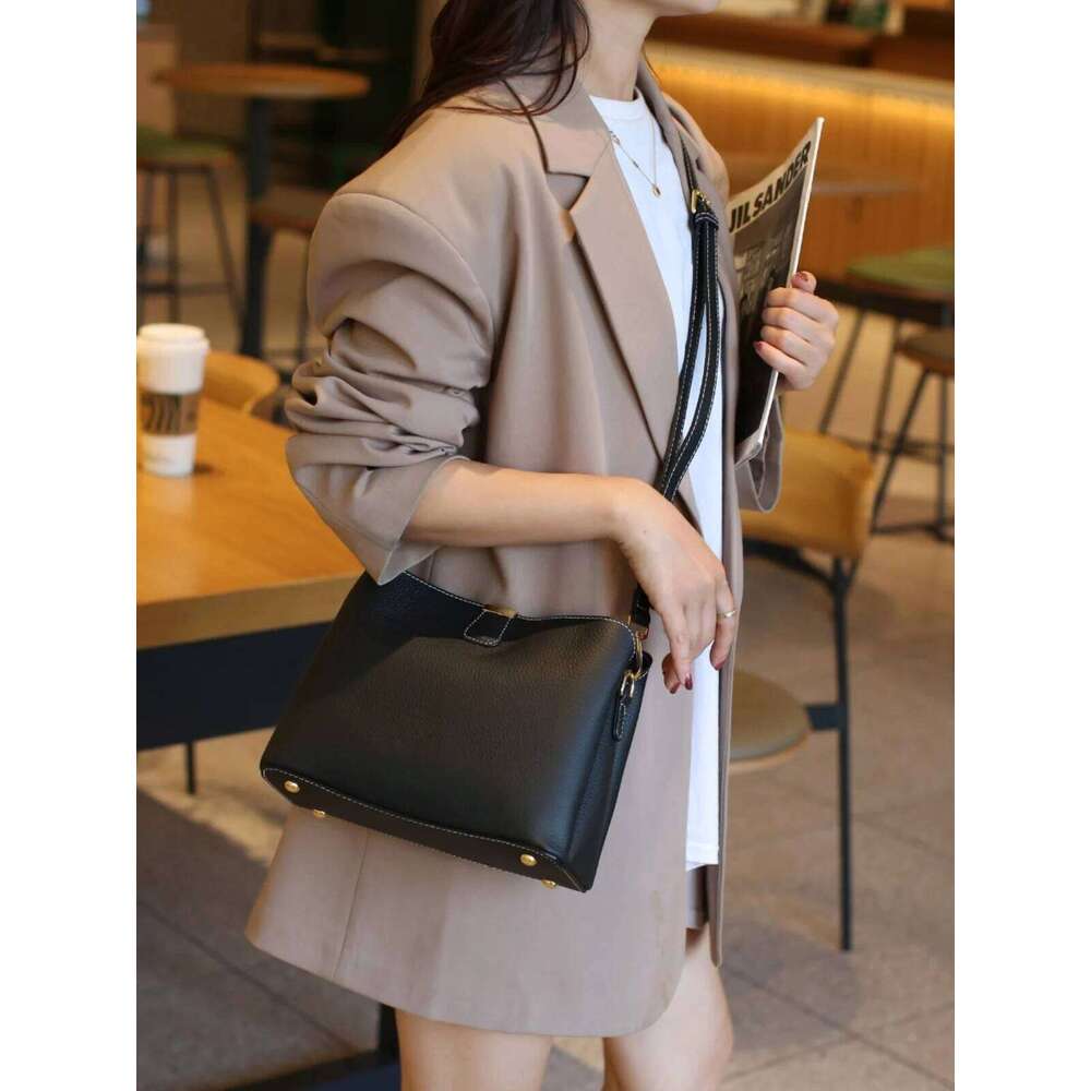Faionable Leather Buet Women's Crossbody Commuter Large Capaci Single Oulder Bag Multi-Layered Handbag