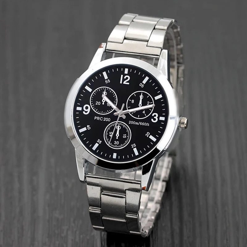 Fashionable mens stainless steel watch quartz business casual watch clock suitable for outdoor sports and multiple sce 250901
