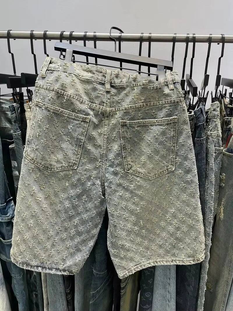 2025 New Fashionable Casual Summer Light Blue Outdated Men's Denim Shorts Popular Straight Leg Shorts Loose Men's High Street Niche Design T