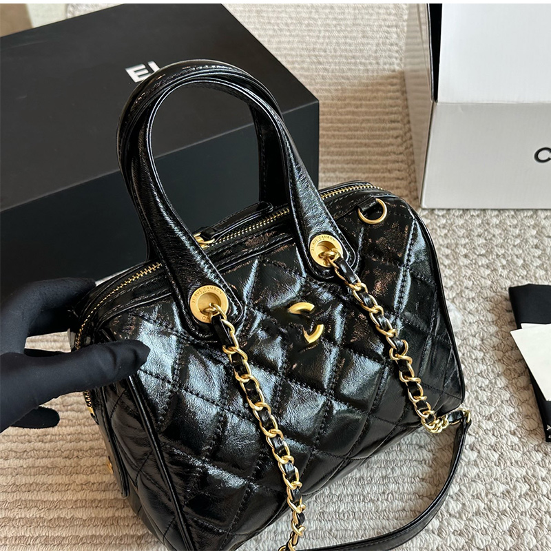 Oil wax leather designer bag High quality new bowling bag 2025 chain bags diamond grid fashionable single shoulder handbag crossbody bag Cowhide Boston Commuter Bag