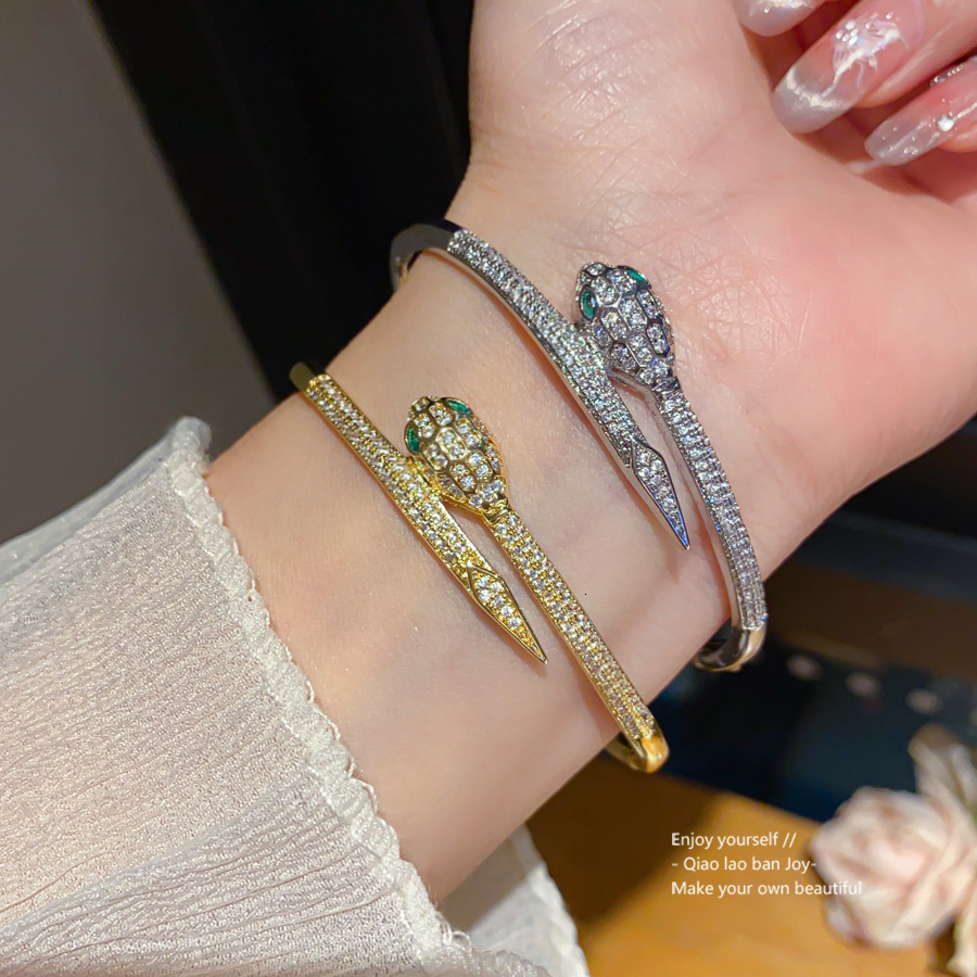 Brand 18K Real Gold Plated Zircon Snake Cross Clasp Bracelet Fashion Versatile Bangle Light Luxury High-End Feel Women's Jewelry Z260313