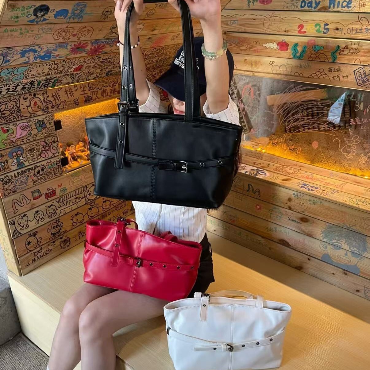 autumn new large capacity handbag niche design versatile Korean atmosphere style motorcycle commuting women s shoulder bag designer diagonal cross bag