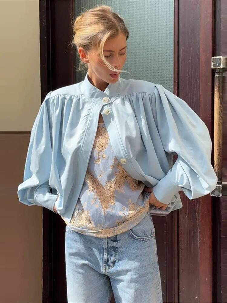 Women Pleated Padded Shoulder Button Jacket Lantern Sleeve Crop 2025 Trendy Versatile Trench Daily Retro-Chic Street Lady Coat dongdumaoyi