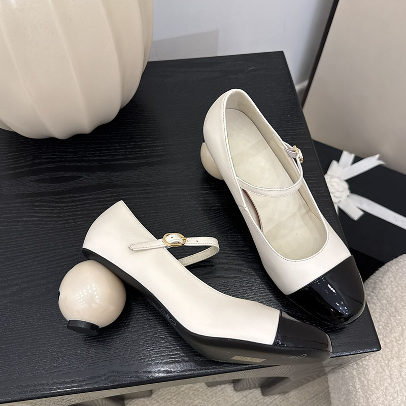 Women Pumps Dress Shoes Designer Cowhide Buckle Strap Round Heels Pearl Wedding Shoes Classic Black White Khaki Outdoor Casual Shoe For Party