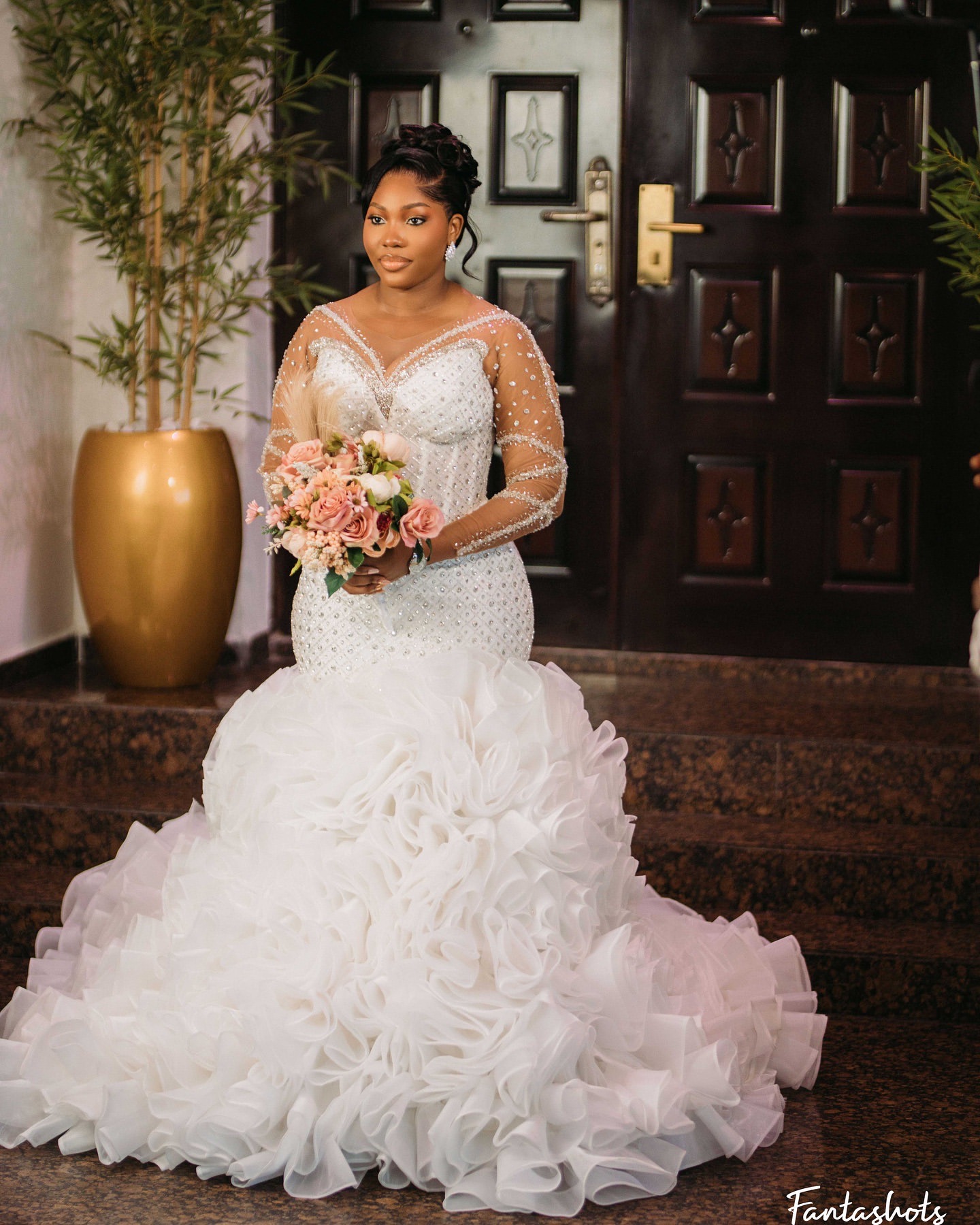 2025 Aso Ebi Plus Size Ivory Mermaid Wedding Dress Sheer neck Beaded Crystals Organza Tiers Luxurious Bridal Gowns Dresses