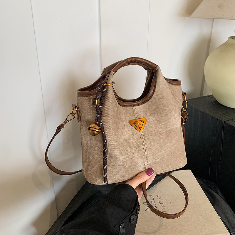 Trendy Korean Style Fashion Casual Soft Leather Dumpling Bag British Style Casual Oil Wax Leather Tote Bag