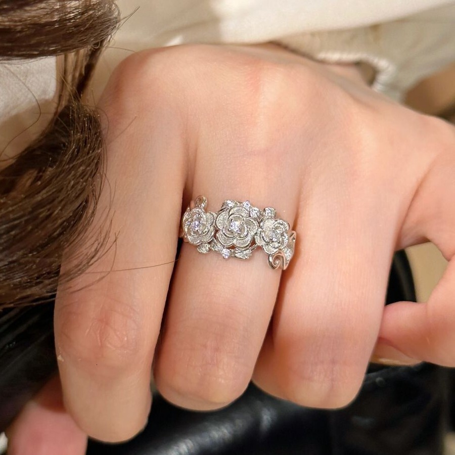 Luxury Brand Designer Jewelry Xiaohongshu Hot-Selling Vintage Silver Brushed Rose Flower Ring Retro Fashion Personality Temperament Ring One Piece Dro