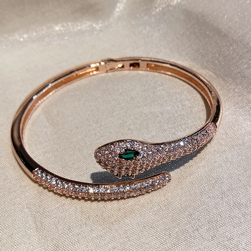 Luxury Brand Designer Jewelry European And American Fashion Exotic Snake Bracelet Green Eye Open Snake Female Evil Eye Bracelet Retro Exaggerated Whol