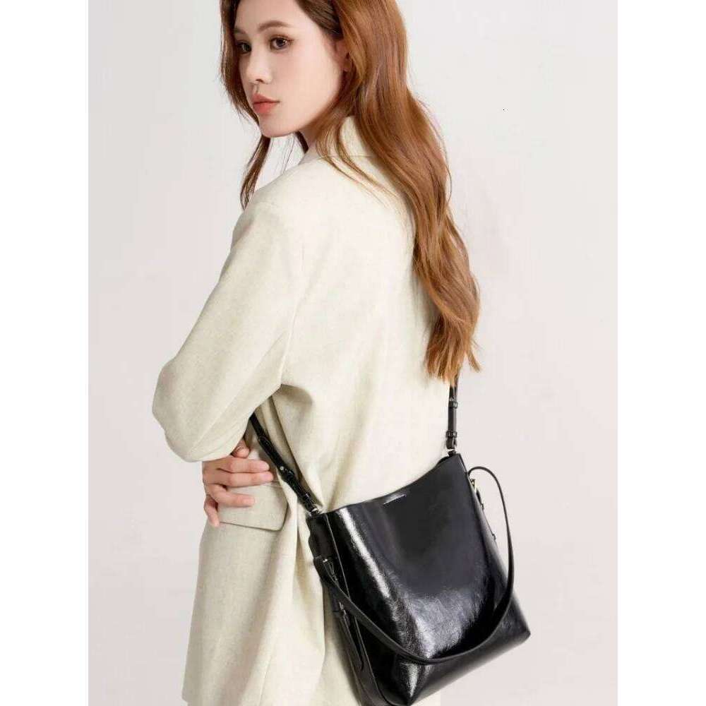 Large Capaci Faionable Women's Buet Commuter Tote Single Oulder Retro Crossbody Bag With Double Straps