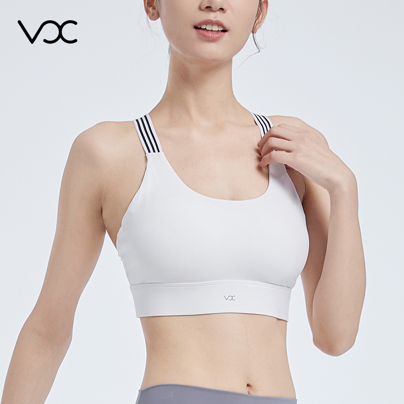 Sports Bra Wider hem for full coverage, enhanced support and superior fit.