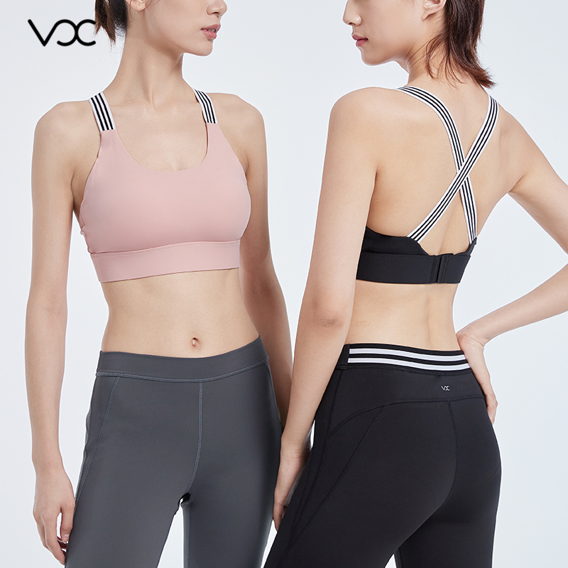 Sports Bra Wider hem for full coverage, enhanced support and superior fit.