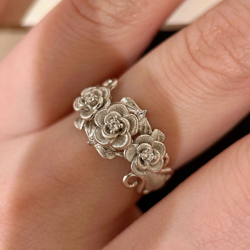 Luxury Brand Designer Jewelry Xiaohongshu Hot-Selling Vintage Silver Brushed Rose Flower Ring Retro Fashion Personality Temperament Ring One Piece Dro