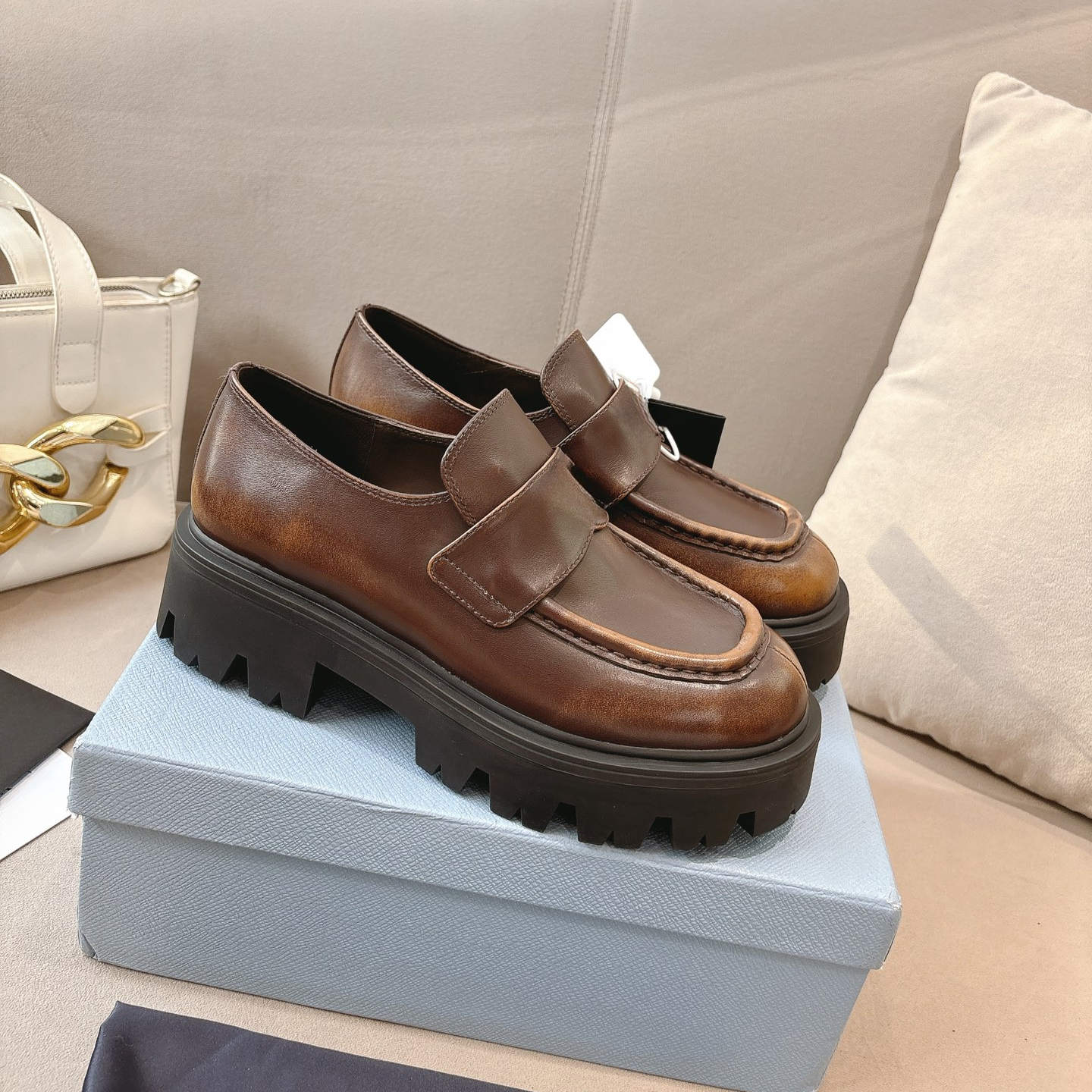 Luxury designer brand women new suede chunky heel loafers Classic slip on ladies dress shoes Round toe platform sandals Genuine leather design Factory footwear