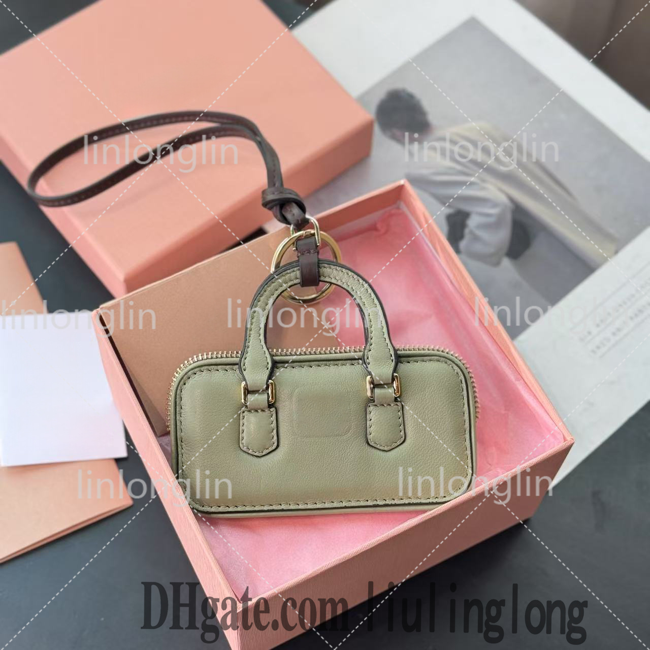 Beau Luxury cute Keychain designer flower windmill bag Keychain cartoon charm retro doll pendant mini key keychain key rings Leather Ornament Car Keychains