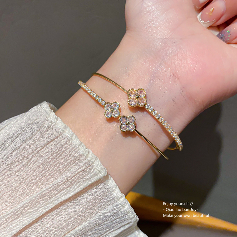 Gold - Toned Clover Crystal Double - Layered Bangle Sparkly Detail, Elegant for Daily or Glamorous Wrist Styling, High - Quality Accessory