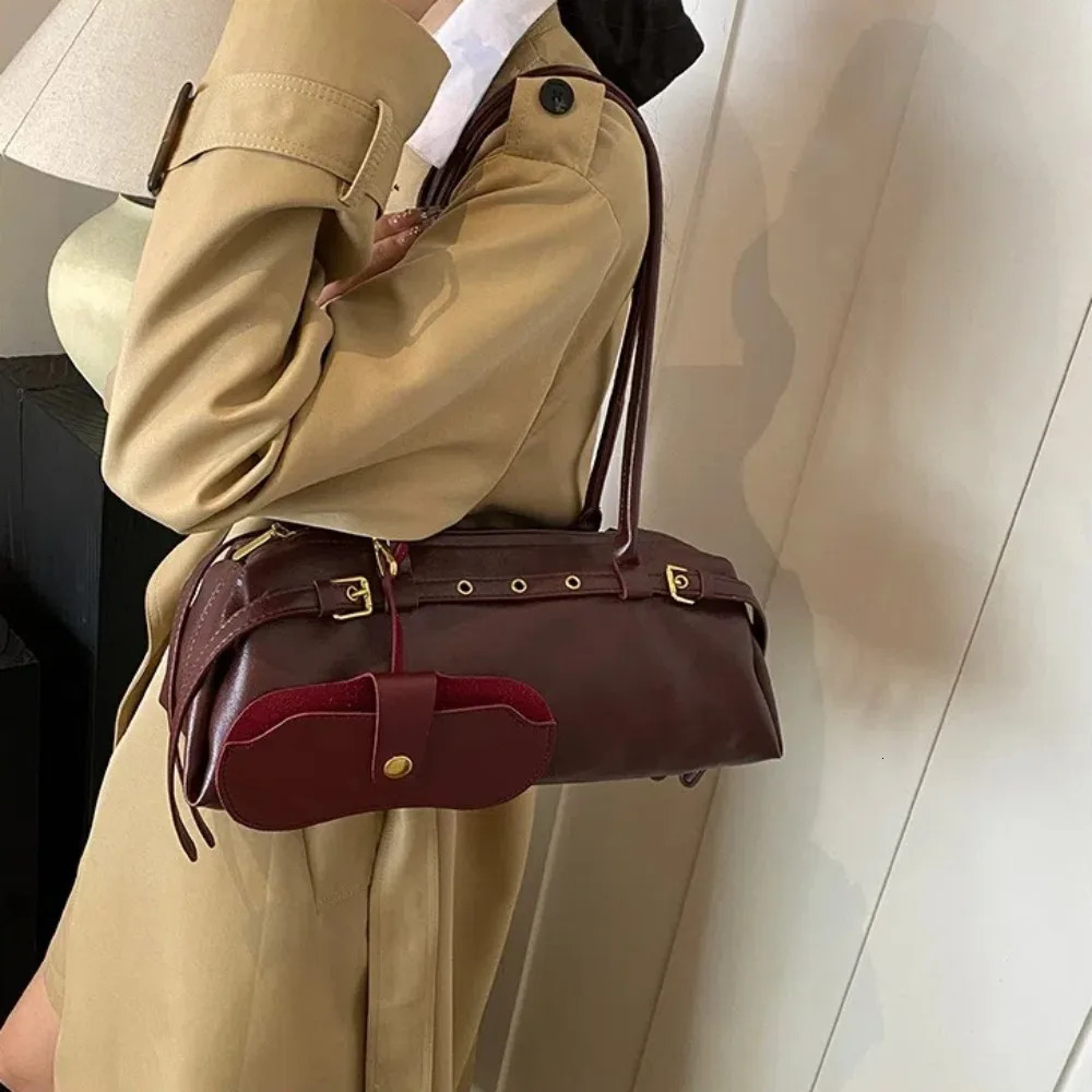Retro PU Leather Underarm Bag Solid Color Belt Buckle Ladies Handbag Large Capacity Boston Autumn 250901