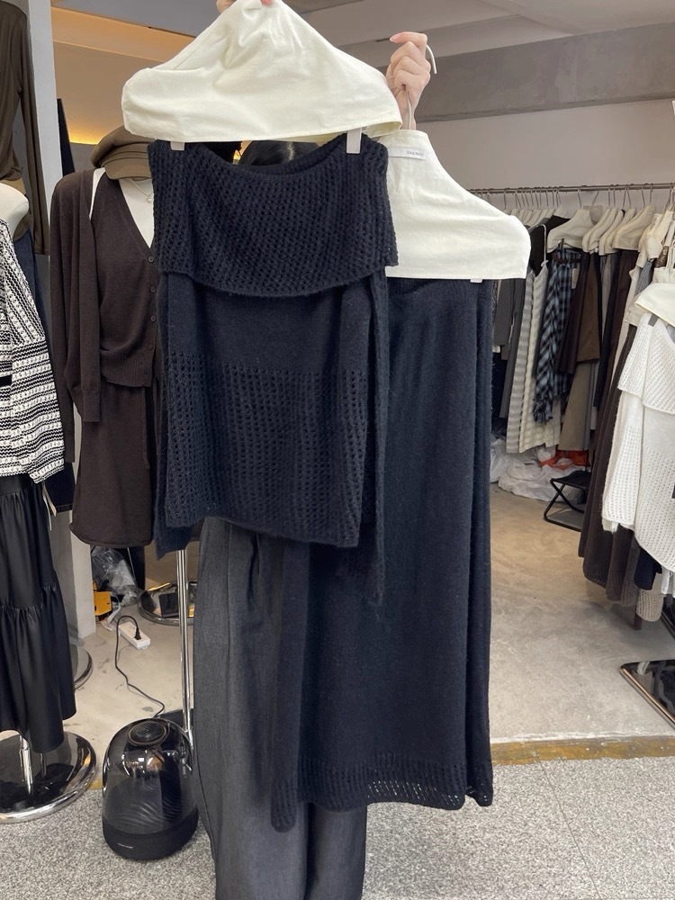 KC170 New Korean style off-shoulder hollow design knitted top skirt