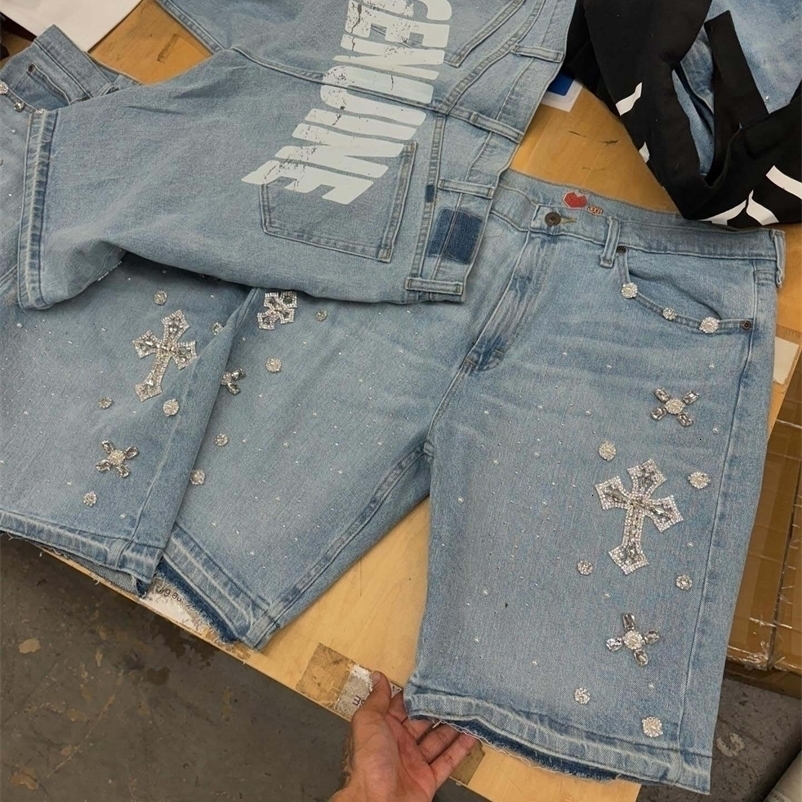 Y2K Gothic Diamond Cross Embroidery Denim Shorts American Retro Blue Gym Shorts Rhinestone Streetwear Hip Hop Men Women Jorts 250901