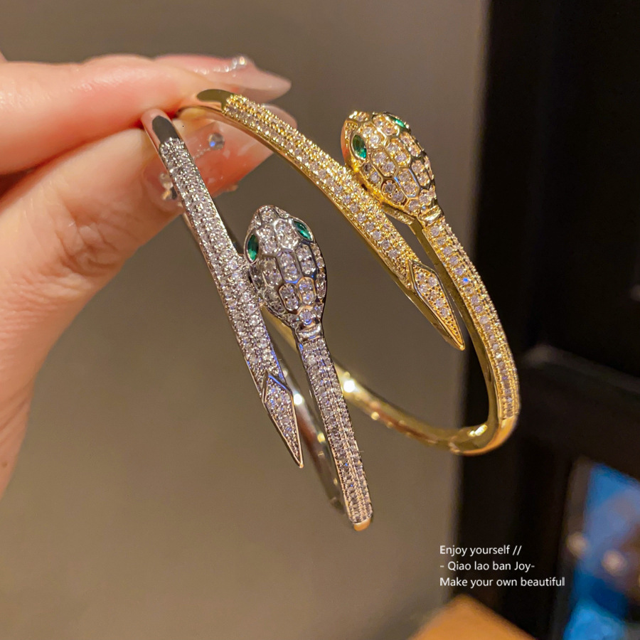 Brand 18K Real Gold Plated Zircon Snake Cross Clasp Bracelet Fashion Versatile Bangle Light Luxury High-End Feel Women's Jewelry Z260313