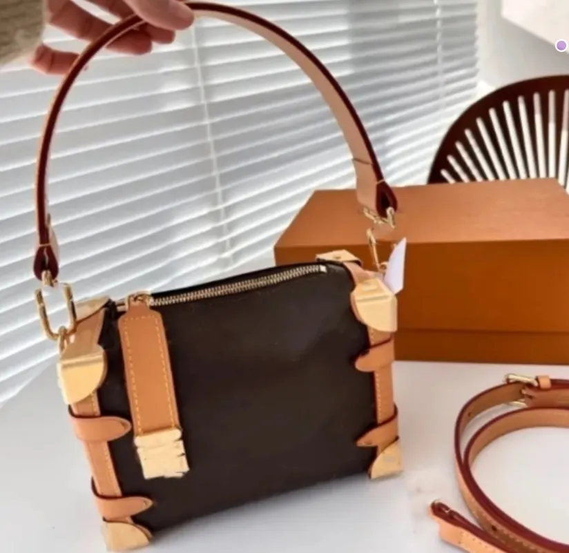 Classic Shoulder Bag SideTrunkHandbag Denim Soft Box Bags Messenger Crossbody Purse Designers Letter Zip Closure Metal Corners Removable Handle Strap More colors