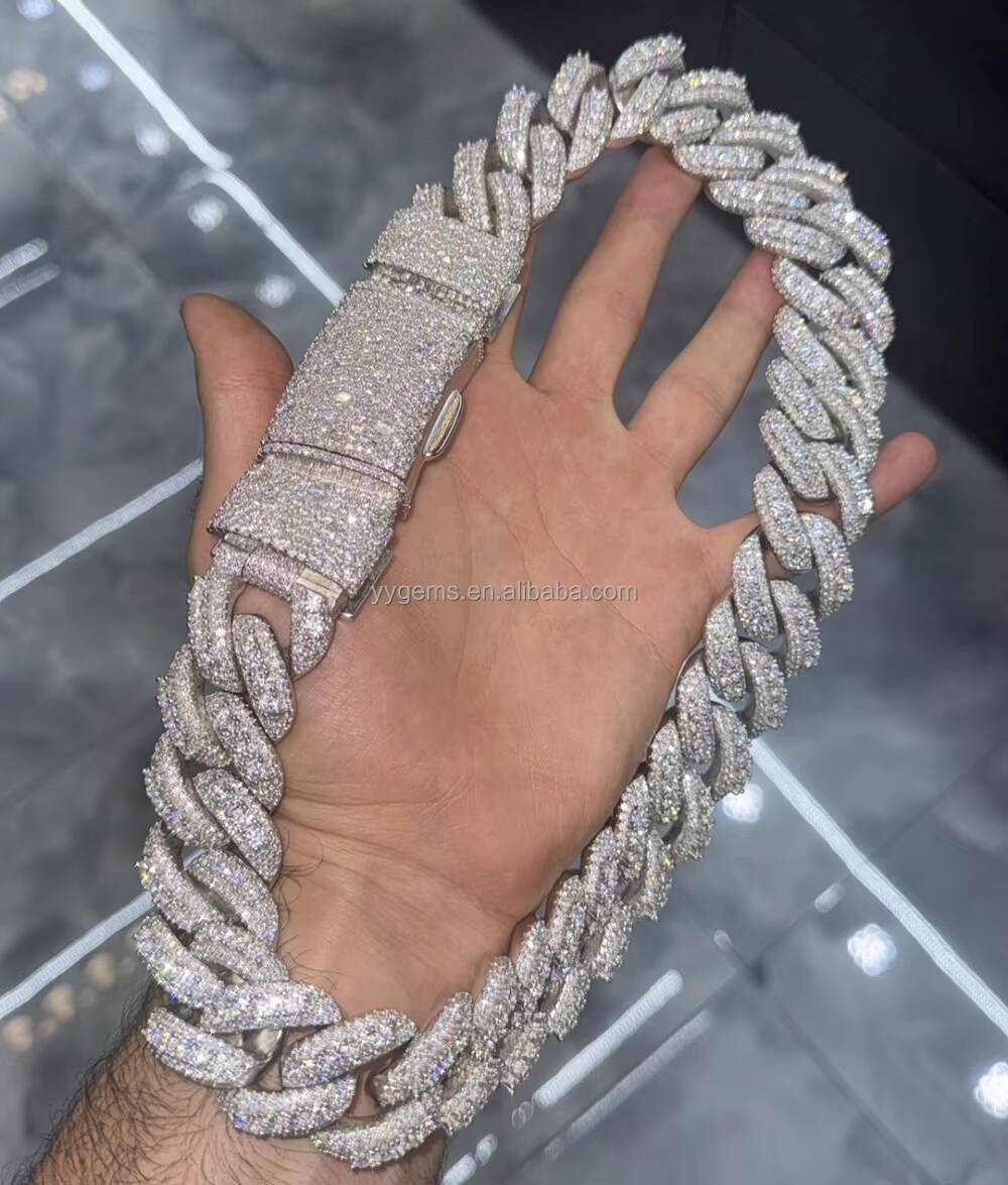 Yu Ying Customized Lock Heavy Chain Hip Hop 30MM Iced Out Moissanite Raised Chain S925 VVS Diamond Cuban Link Chain Necklace