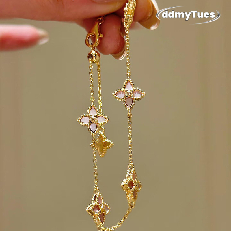 Fritillary Flower Petal Pendant Palace Style Bracelet Exquisite Light High-end Hand Accessories ddmythur ddmythur ddmythur ddmythur