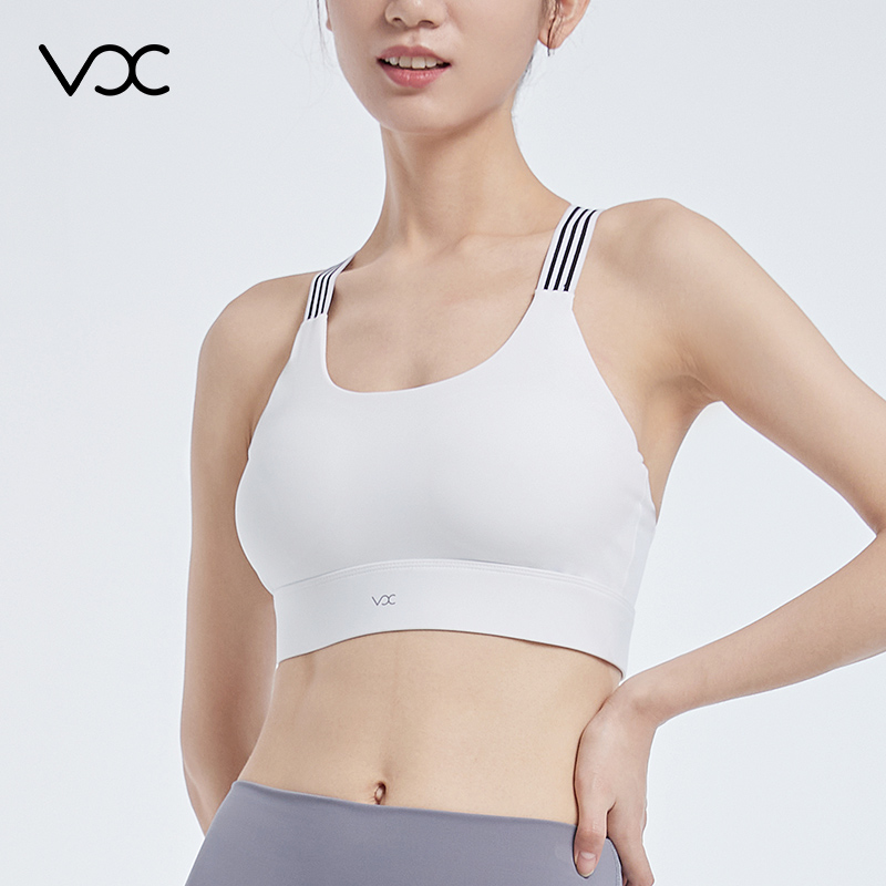 Sports Bra Wider hem for full coverage, enhanced support and superior fit.