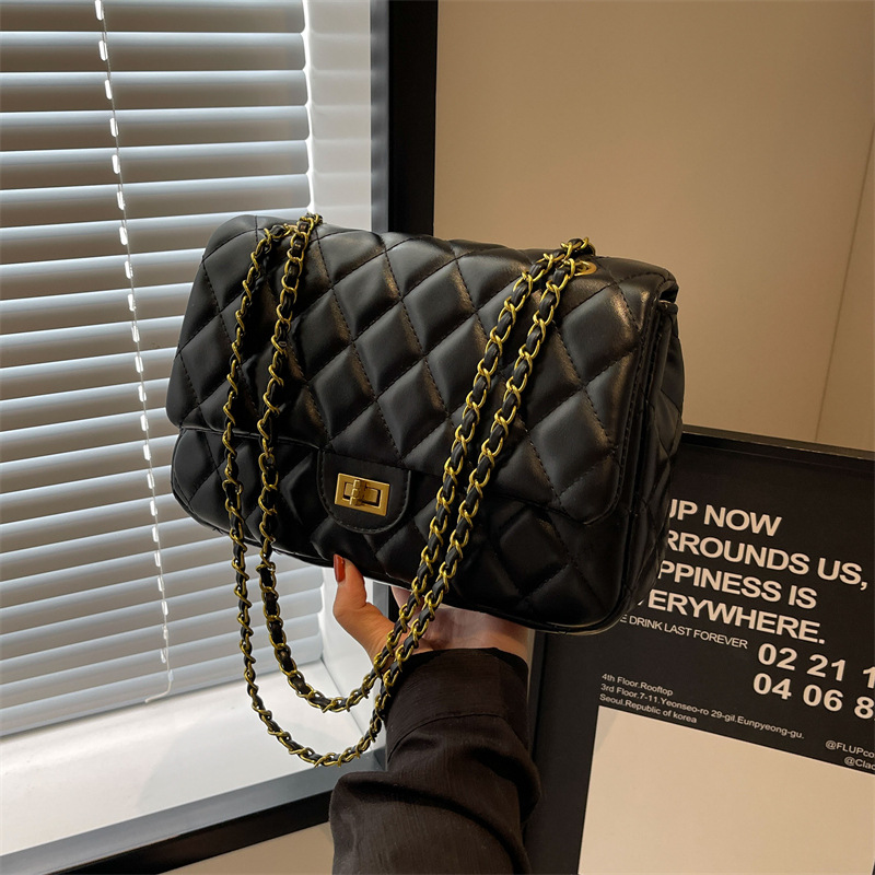 Free delivery designer bags Large capacity tote bag women retro armpit bag commuting handbag shoulder bag Flexible-use white cute