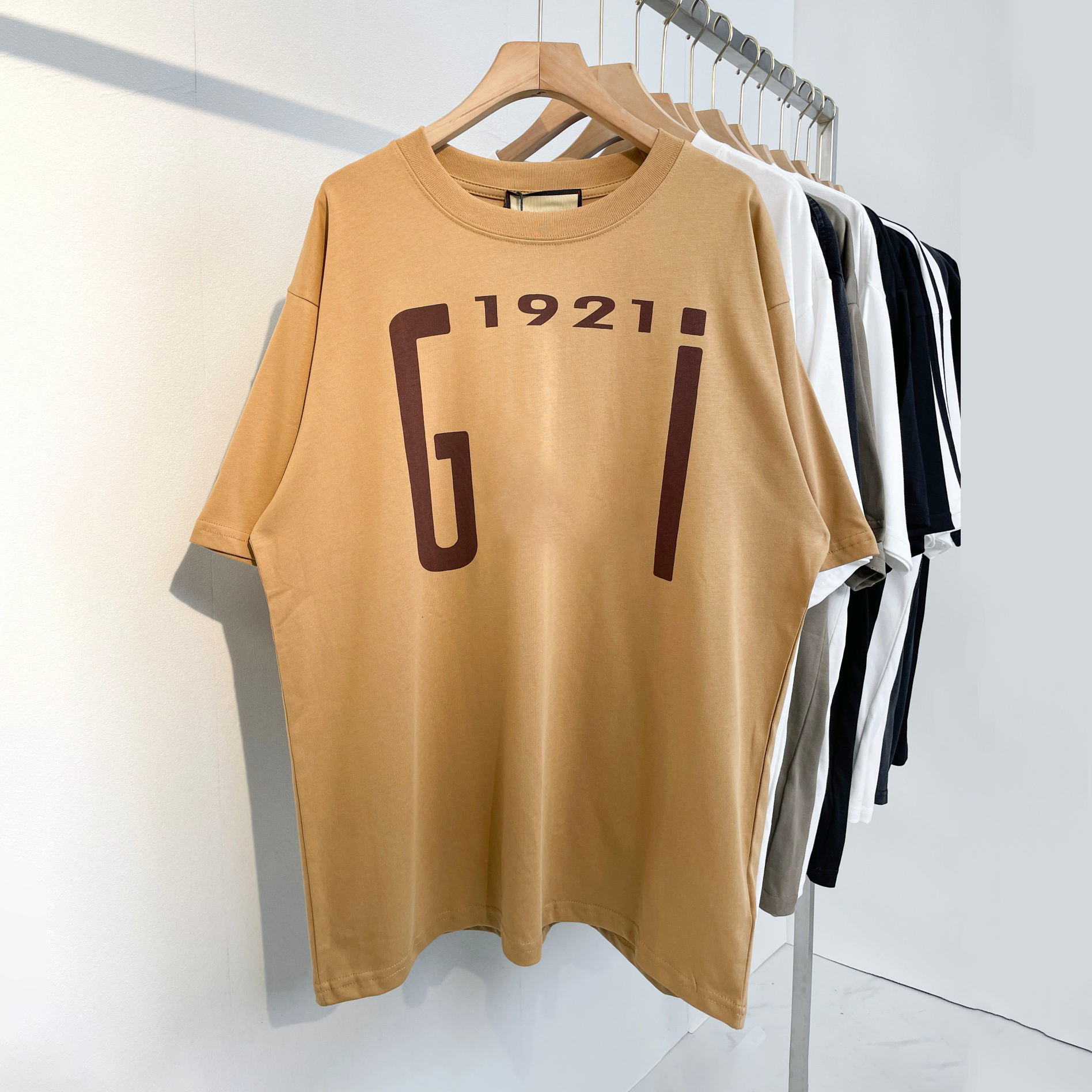 High quality designer men's T-shirt polo shirt men's T-shirt letter printed fashionable versatile top short sleeved shirt