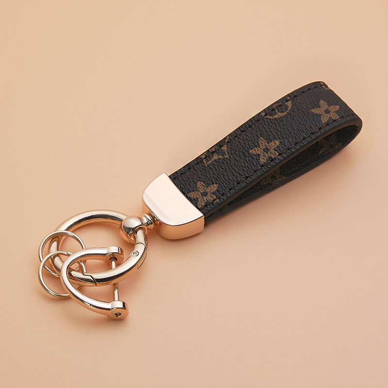 Fashion Accessories Keychains Stylish and Long lasting Men's Leather Belt Clip for Keys Featuring Timeless Design Elements from Prestigious Fashi