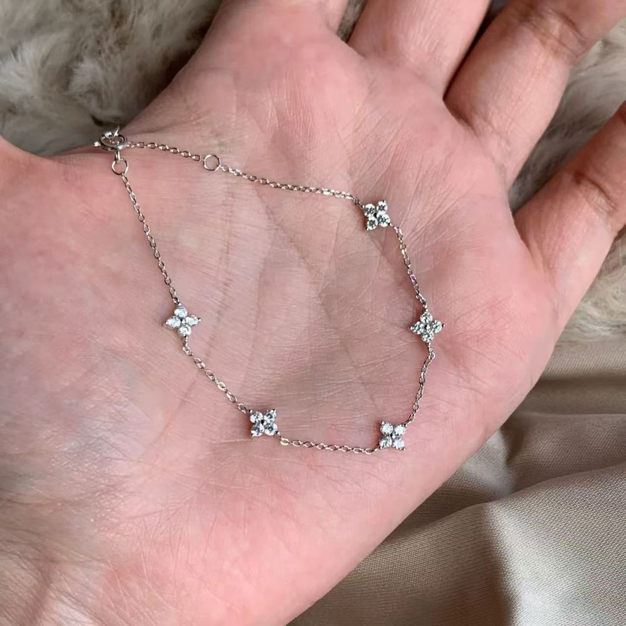 925 Sterling Silver Gold Tone French Starry Sky Four Leaf Clover Bracelet Designer Bracelet for Women Luxury Jewelry Niche Simple Full Diamond Flower 