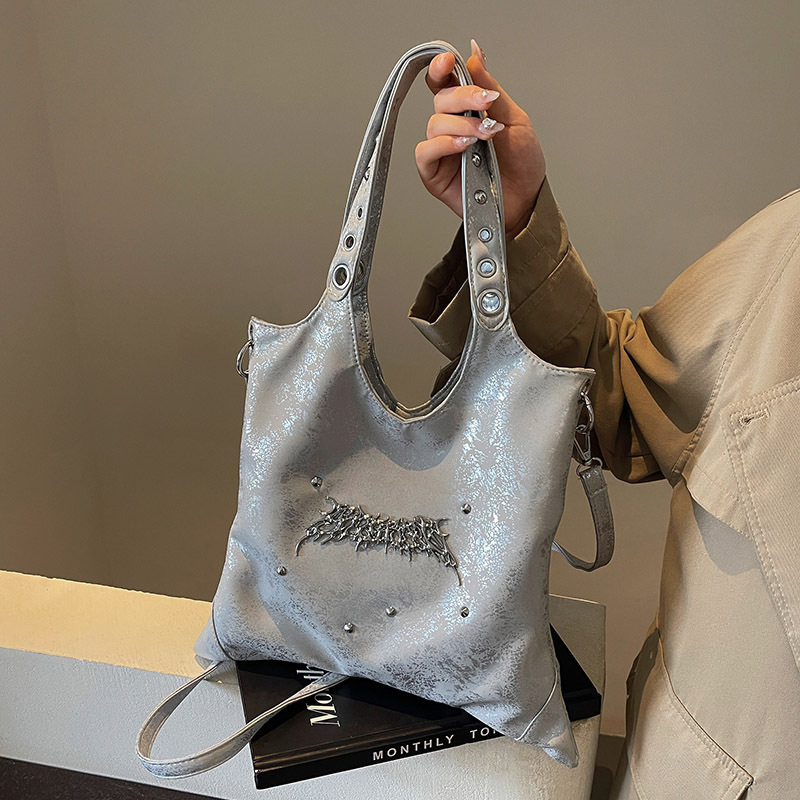 Autumn New Product Large Capacity Commuter Women s Fashion Underarm Bag Niche Design Fashion Shoulder Bag atmosphere Handbag Designer Bag