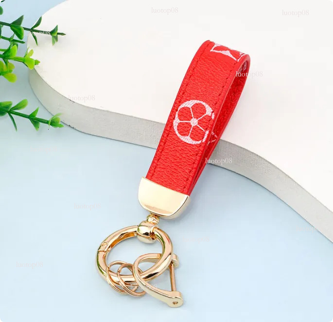 Fashion style fashion car keychain bag charms pendant jewelry keyring holder gift pu leather metal key chain accessories Luxurys designer