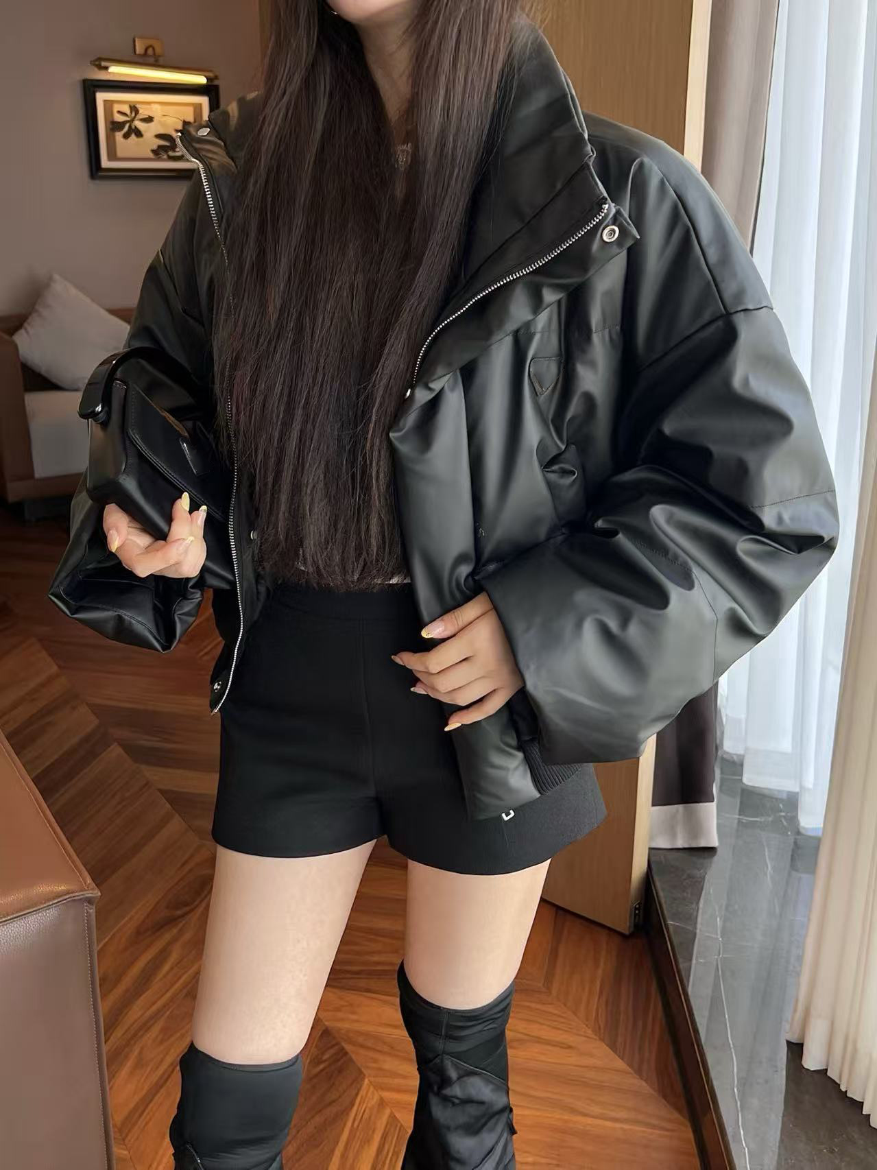 Designer brand women's down jacket, winter clothing, fashionable stand up collar, bread down jacket, classic black armband, short jacket SML